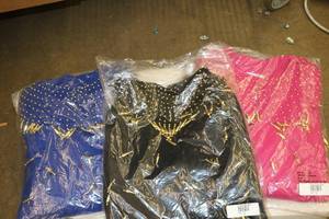 lot 107 image: 3 Glam Sweaters Size 1XL (All)