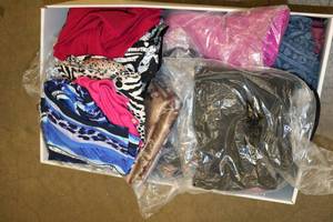 lot 118 image: Large Banker Box of Womens Clothing -