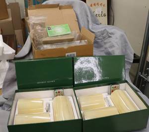 lot 123 image: NEW Jeffrey Banks Flameless MultiColor Candles JMHome Fragrance Set