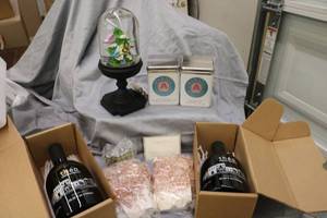 lot 132 image: Home items Wakaya Tea, EVVO (2) LED Battery lights, Snow globe w 3AA