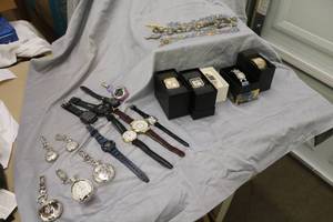 lot 152 image: Rosaries & Watches - Lots of Variety