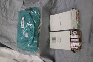 lot 148 image: JOY MANGANO CleanBoss Expandable Tote  Bell& Howell Ball point pens