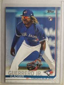 lot 45 image: Vladimir Guerrero Jr Rookie 2019 Topps Complete Sets 700