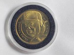 lot 52 image: Frank Thomas 1997 Pinnacle Mint Limited Edition Coin