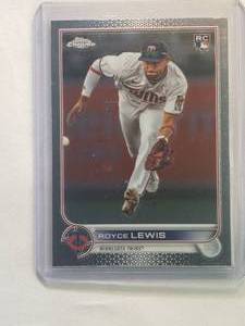 lot 132 image: Royce Lewis Rookie 2022 Topps Chrome No. USC143