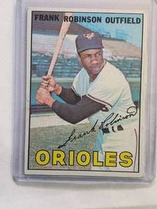 lot 160 image: Frank Robinson 1967 Topps No. 100