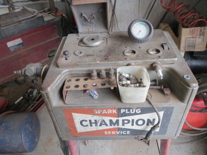 lot 2 image: Spark Plug Tester