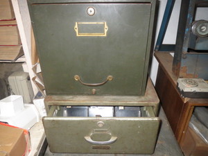 lot 83 image: 2 file Cabinets