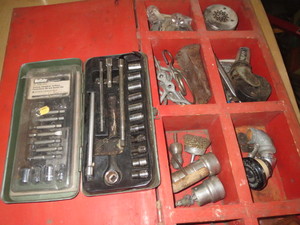 lot 119 image: Wire Brushes