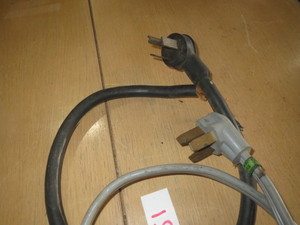 lot 151 image: 220 Volt Cords