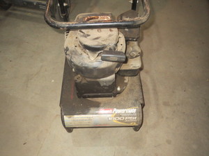 lot 33 image: Pressure washer Engine