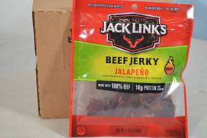 lot 21 image: 8ct Jack Links Jalapeno Flavor Beef Jerky