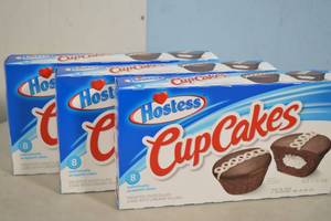 lot 37 image: 3ct Hostes Cupcakes 8-Pack