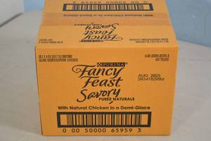 lot 231 image: Case of Purina Fancy Feast Savory Puree Naturals Cat Treats