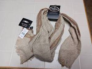D&Y Adjustable Scarf with tags