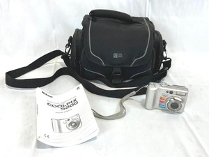 lot 41 image: Nikon Coolpix 5200 Digital Camera with Case