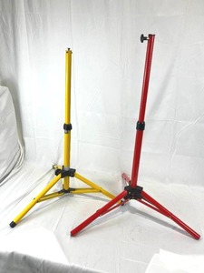 lot 52 image: Metal Tripod Lot