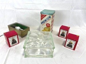 lot 56 image: Vintage Collectibles Lot - Norman Rockwell and More