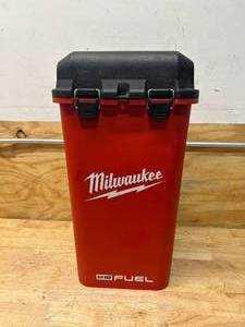 lot 57 image: MILWAUKEE Storage Bucket