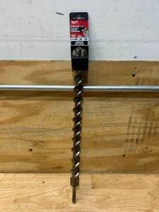 lot 31 image: MILWAUKEE 1-18 in. x 18 in. 4-Cutter SDS-PLUS Carbide Drill Bit
