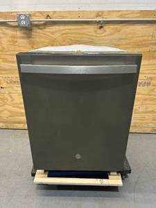 lot 17 image: GE GDT550PMR7ES Dishwasher