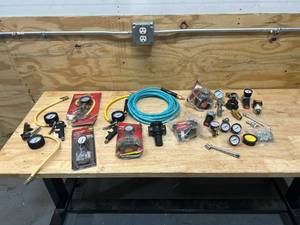 lot 101 image: Lot of Compressor Related Items