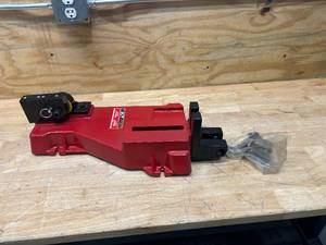 lot 116 image: MILWAUKEE Portable Band Saw Table