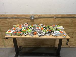 lot 128 image: Lot of Electrical Items