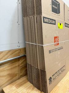 lot 137 image: HOME DEPOT Pack of 25 Medium Moving Boxes
