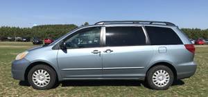 2005 Toyota Sienna LE
