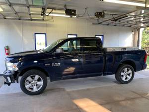 2014 RAM 1500 Express - Hemi