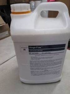 lot 32 image: 10 L Jug Steris Hinge Free Instrume...