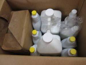 lot 48 image: Mixed Box of Virasept, Lunch Bags,P...