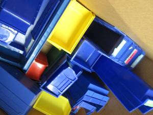 lot 77 image: Box of Assorted Small Organizing Bi...