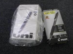 lot 224 image: Pilot G2 Black Pens, Uni Jetstream ...