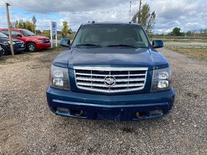 lot 13 image: 2005 Cadillac Escalade