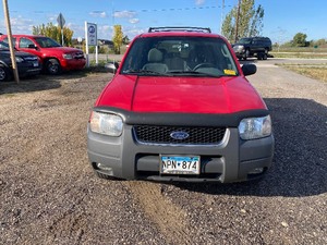 lot 9 image: 2002 Ford Escape