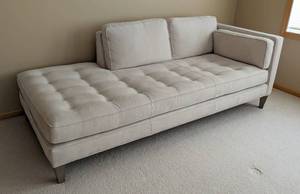 lot 1 image: Beautiful Room and Board Chaise Sofa