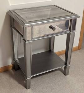 lot 6 image: Elegant Silver Mirrored Nightstand