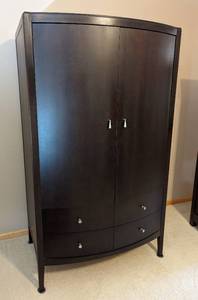 lot 13 image: Beautiful Curved Front Armoire by Shermag Florence