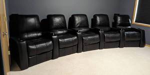 lot 4 image: Amazing Black Leather Octane Blaze XL900 Reclining Theatre Seats
