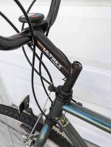 lot 49 image: Wheeler Cross Line 2600 Mens 28 Bicycle