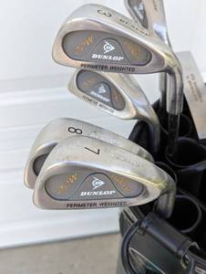 lot 53 image: Dunlop Right Handed Golf Club Set