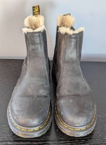 lot 64 image: Dr. Martens Womens Black Lenore Boots