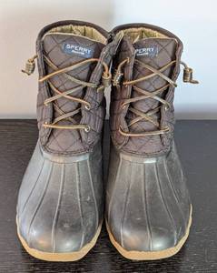 lot 70 image: Sperry Womens Brown Waterproof Boots