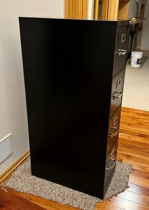 lot 86 image: HON Black Metal Four Drawer File Cabinet