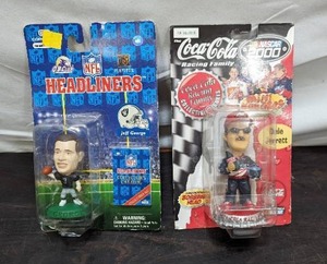 lot 46 image: 2 Small Bobble Heads