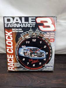 lot 47 image: Race Clock