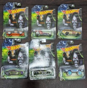 lot 57 image: 6 Hot Wheels
