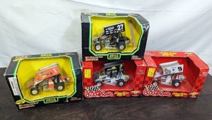 lot 76 image: 4 Collection Racing Champions